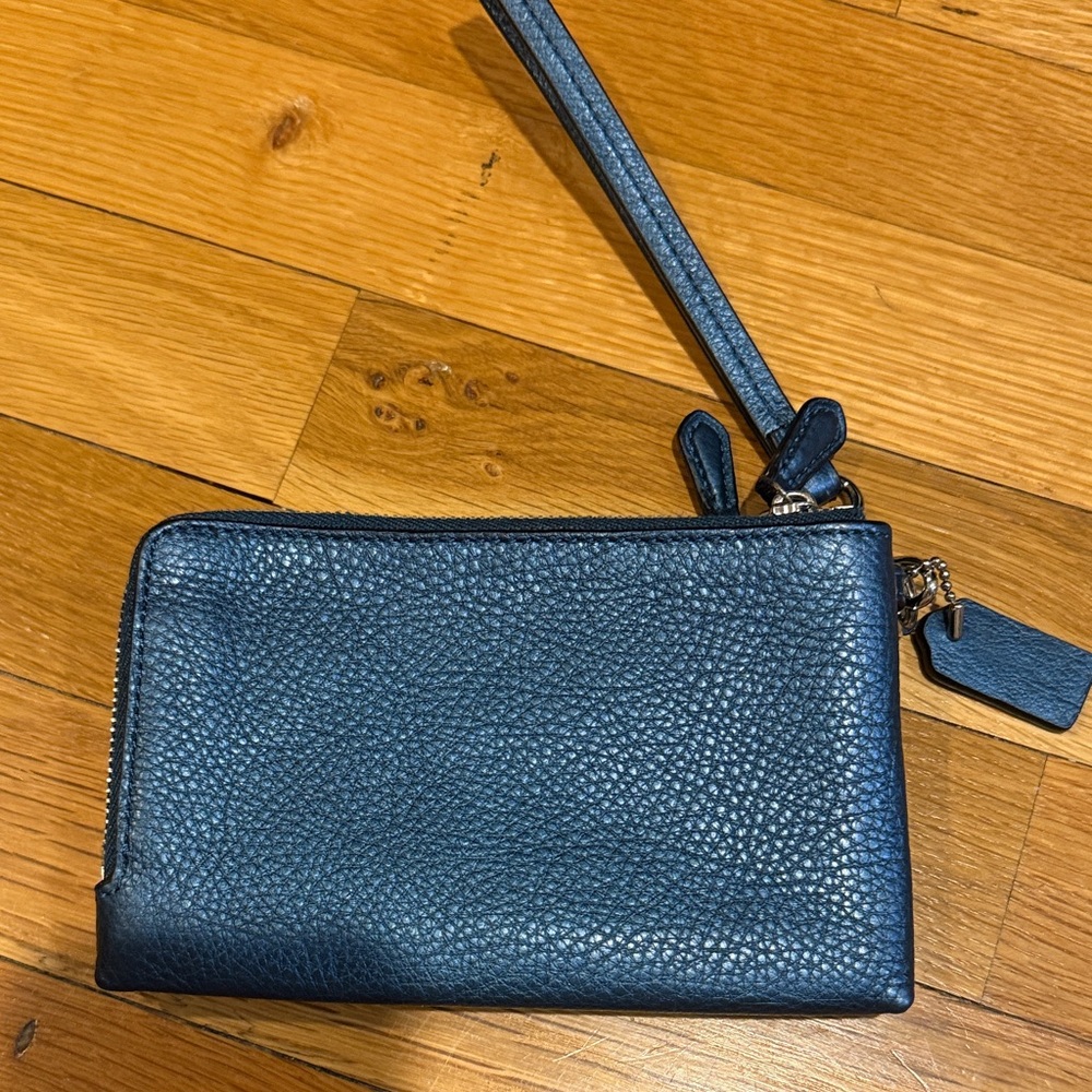 Coach 2000s Blue Metallic Double Pocket Wristlet - Picture 4 of 5